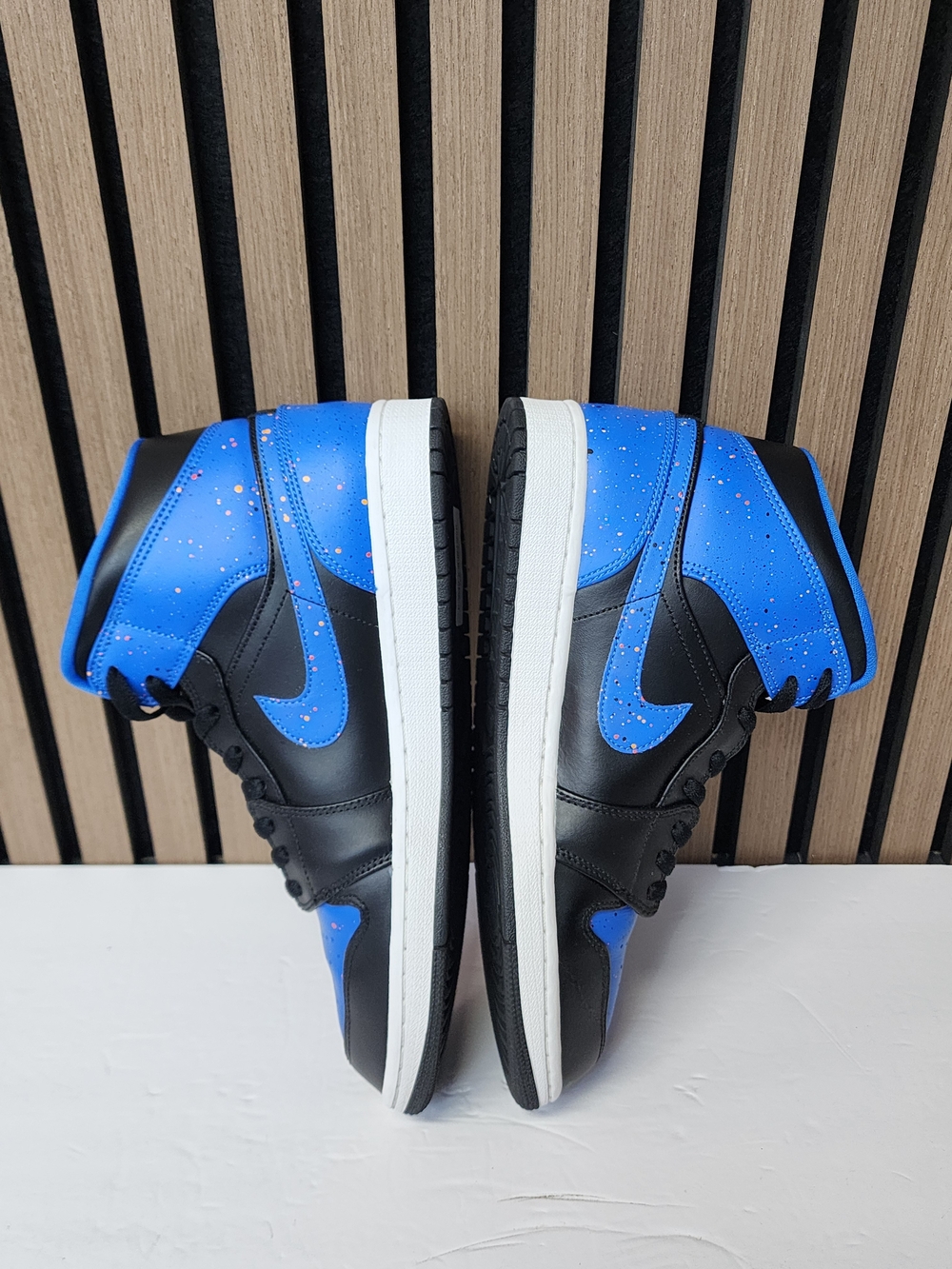 Nike Air Jordan 1 Retro Mid Royal Paint Splatter 554724-048 Mens Size 10.5 - Picture 10 of 14